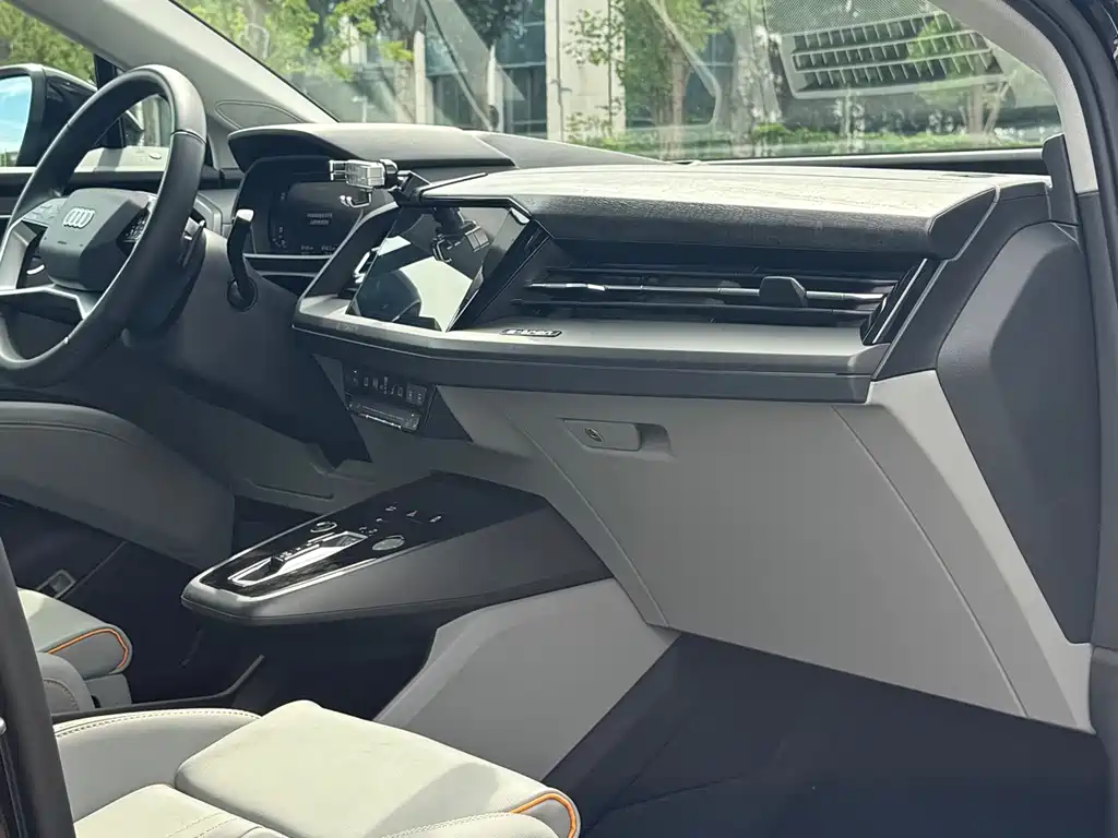 Audi Q5 e-tron — миниатюра 13
