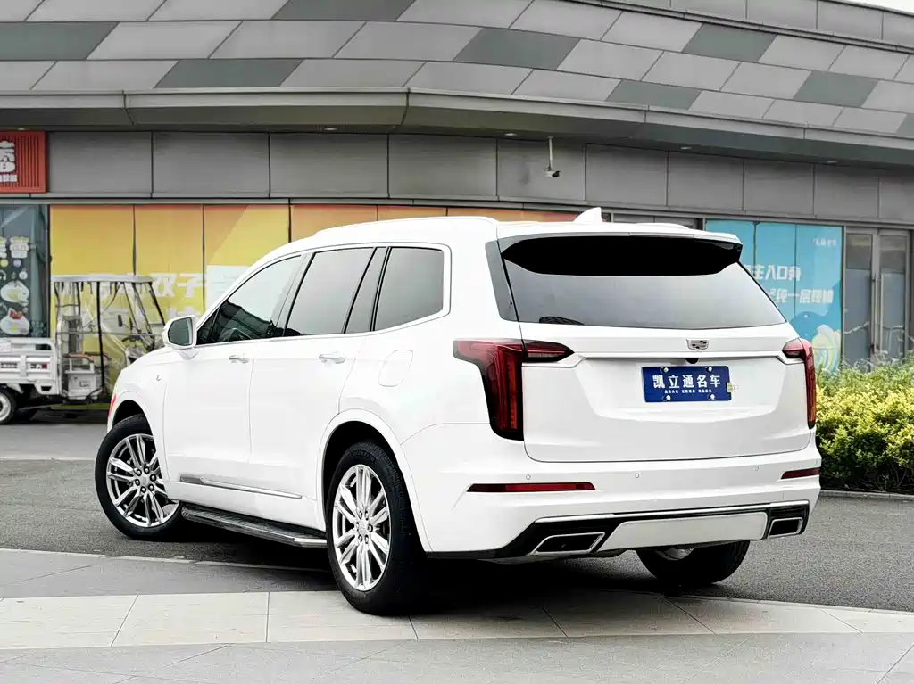 Cadillac XT6 2022 2.0T мест Luxury