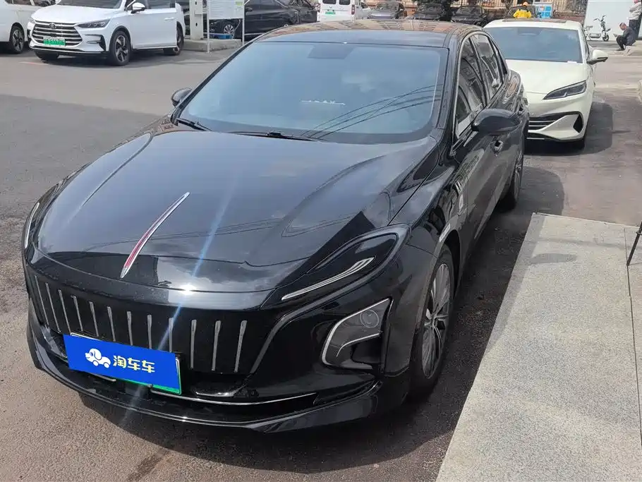 Hongqi Hongqi E-QM5 2024