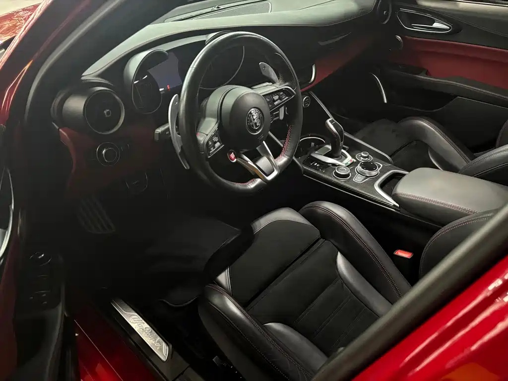 Alfa Romeo Giulia — миниатюра 4