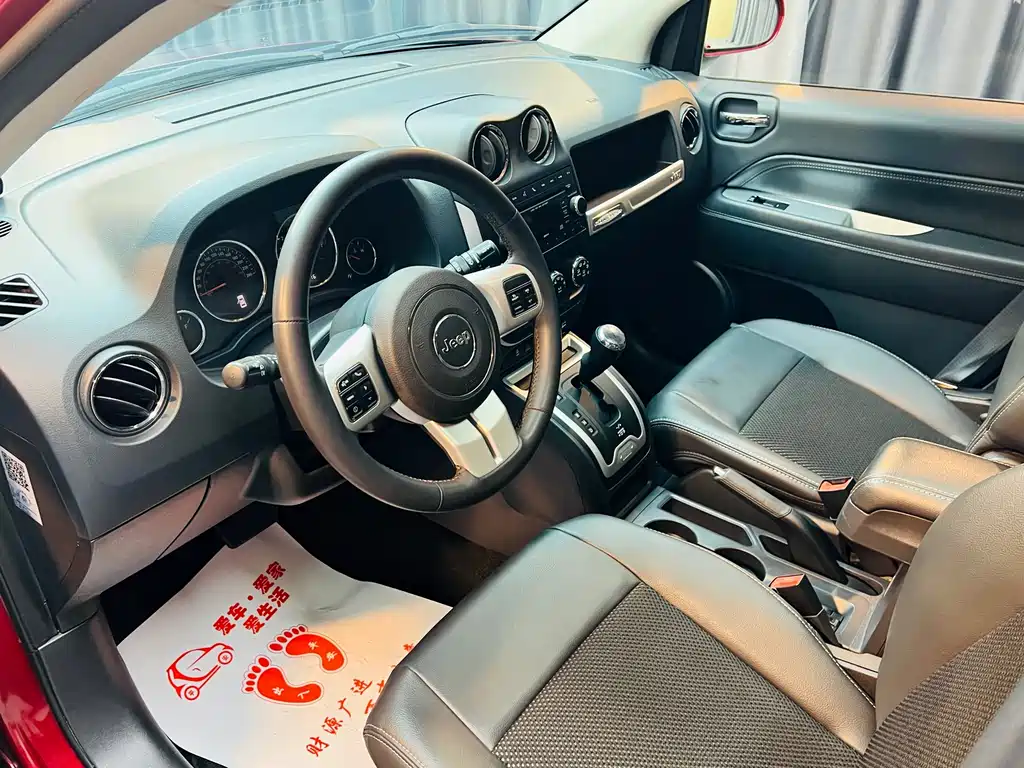 Jeep Compass (Import) — миниатюра 8