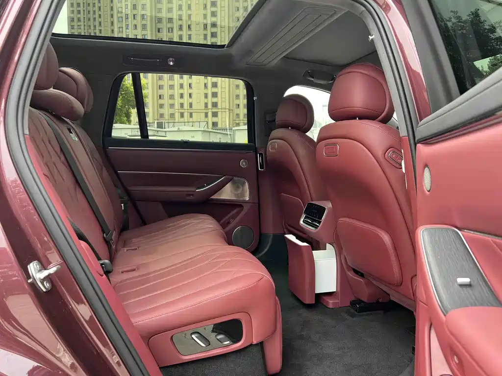 Aito M8 2025 Ultra 53.4kWh 5 мест (192 ）