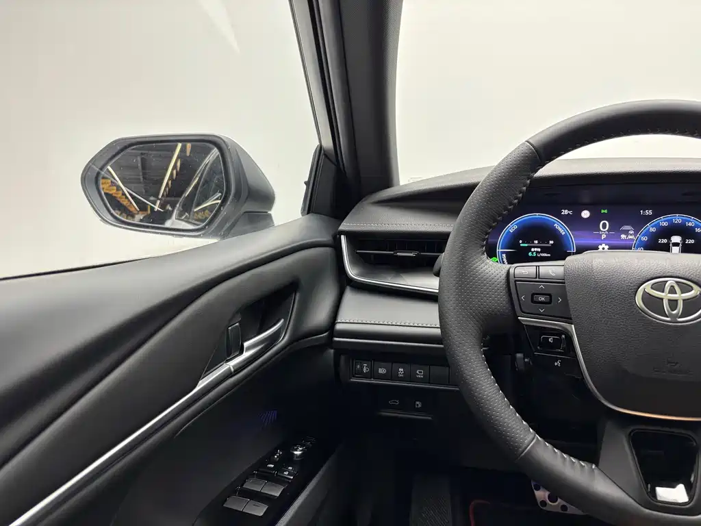 Toyota Camry — миниатюра 20