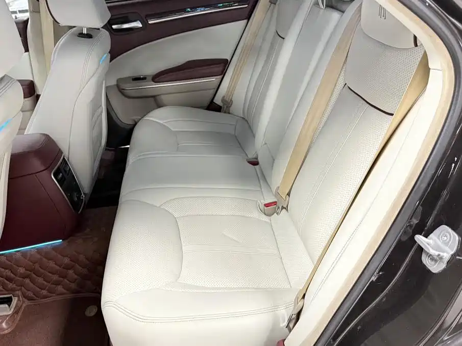 Chrysler 300C — миниатюра 23