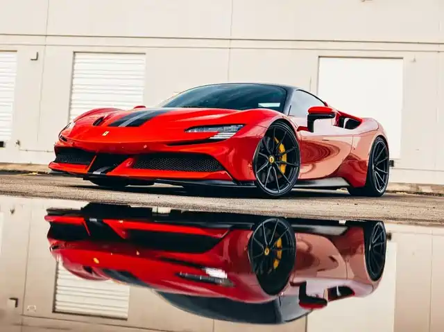 FERRARI SF90 2021