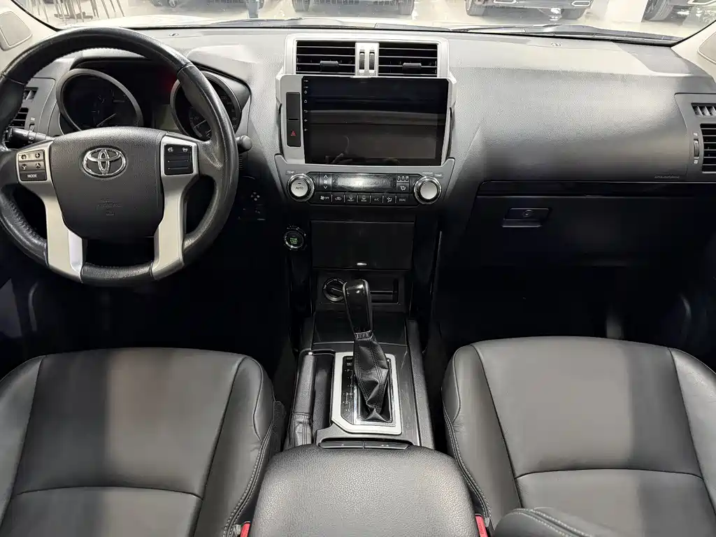 Toyota Land Cruiser Prado 2014 2.7L AT Standard