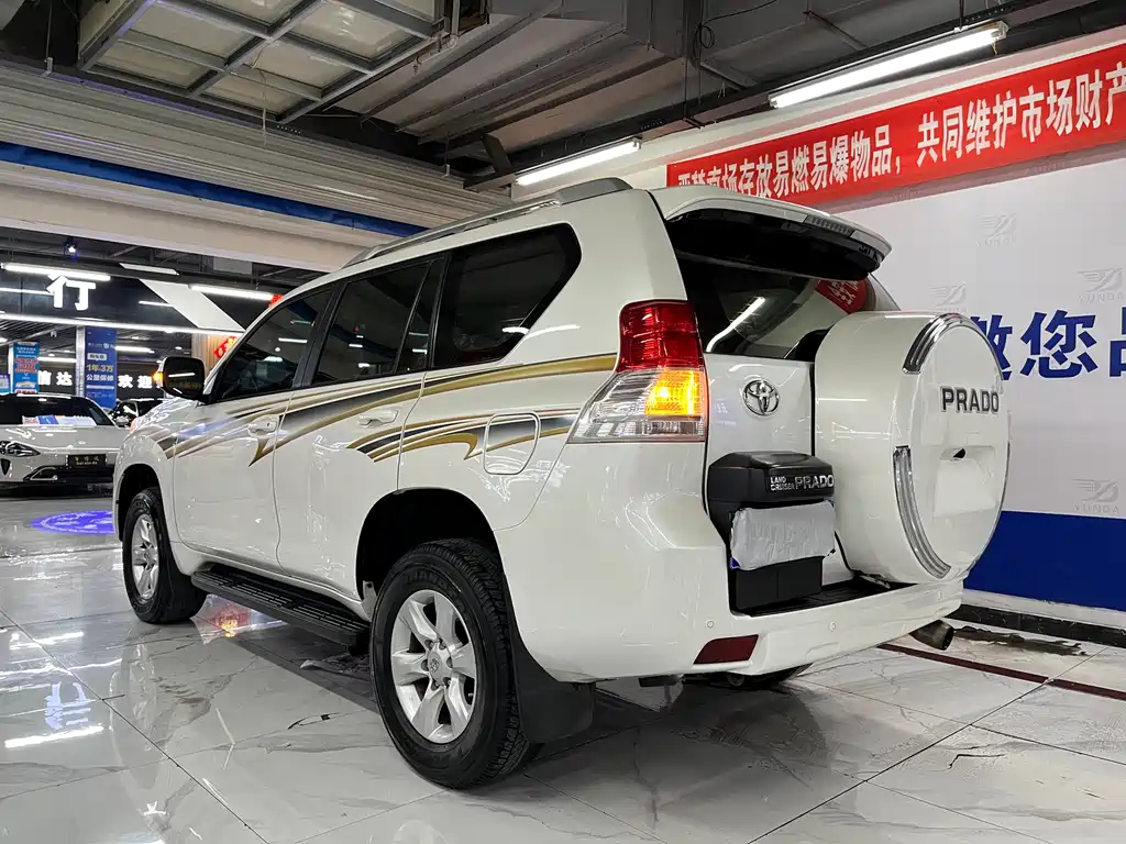 Toyota Land Cruiser Prado 2012 2.7L AT