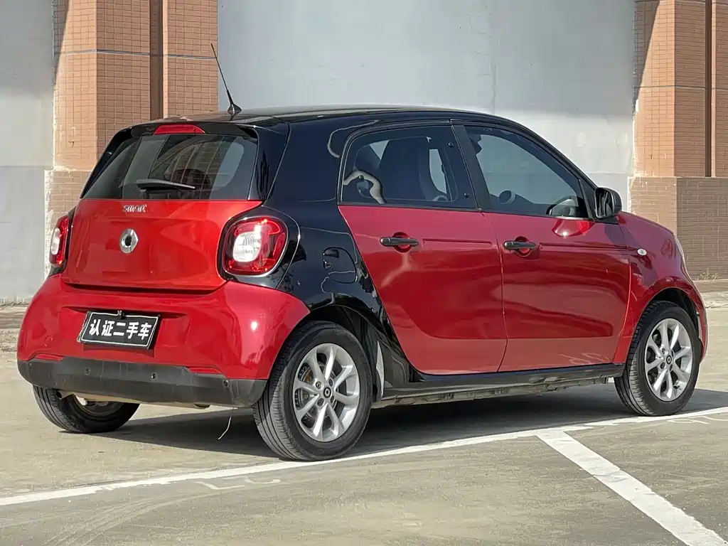 Smart forfour 1.0L 52 kW Lively Edition, фото 4