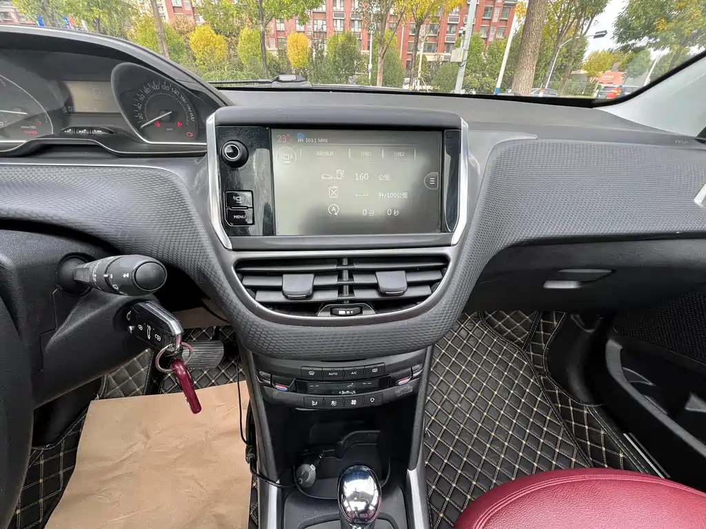 Peugeot 2008 — миниатюра 15