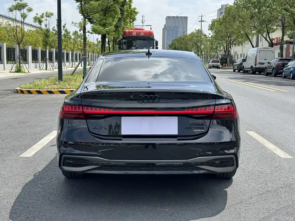 Audi A7L — миниатюра 3