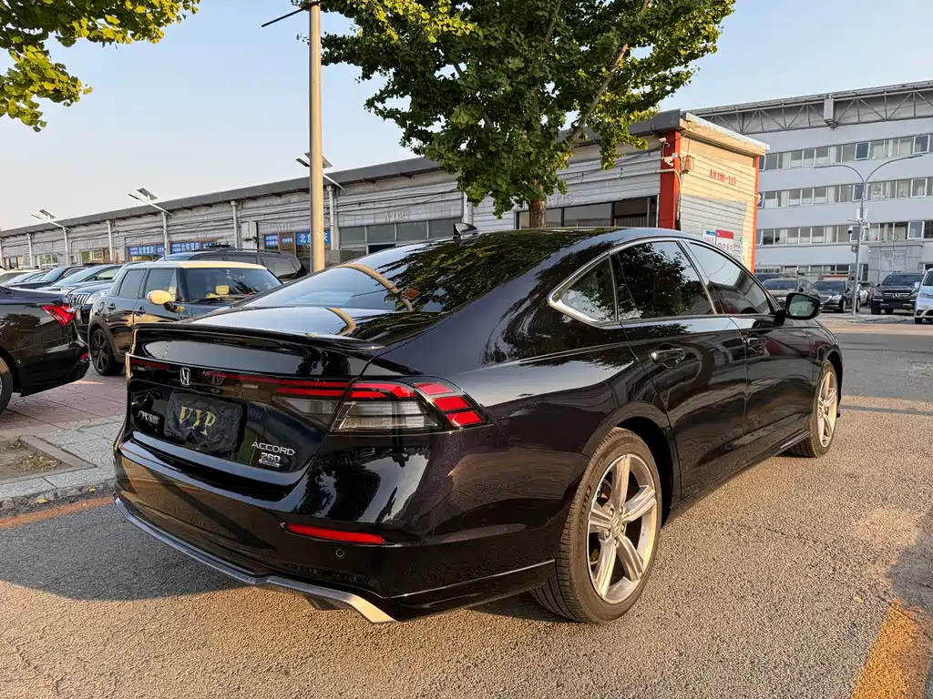 Honda Accord — миниатюра 16
