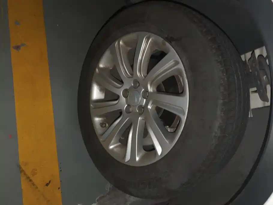 Land Rover Discovery Sport — миниатюра 6
