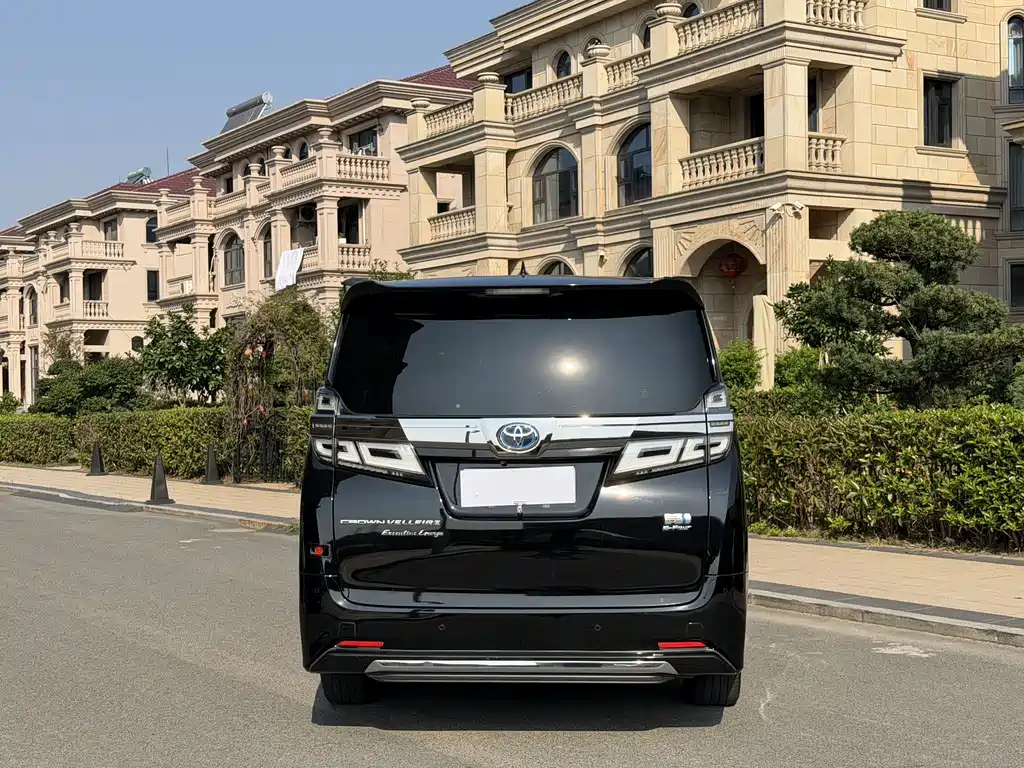 Toyota Vellfire — миниатюра 5
