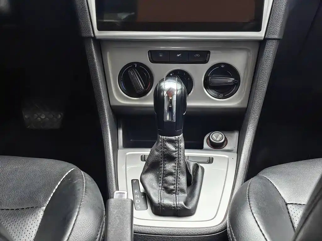 Volkswagen Lavida — миниатюра 13