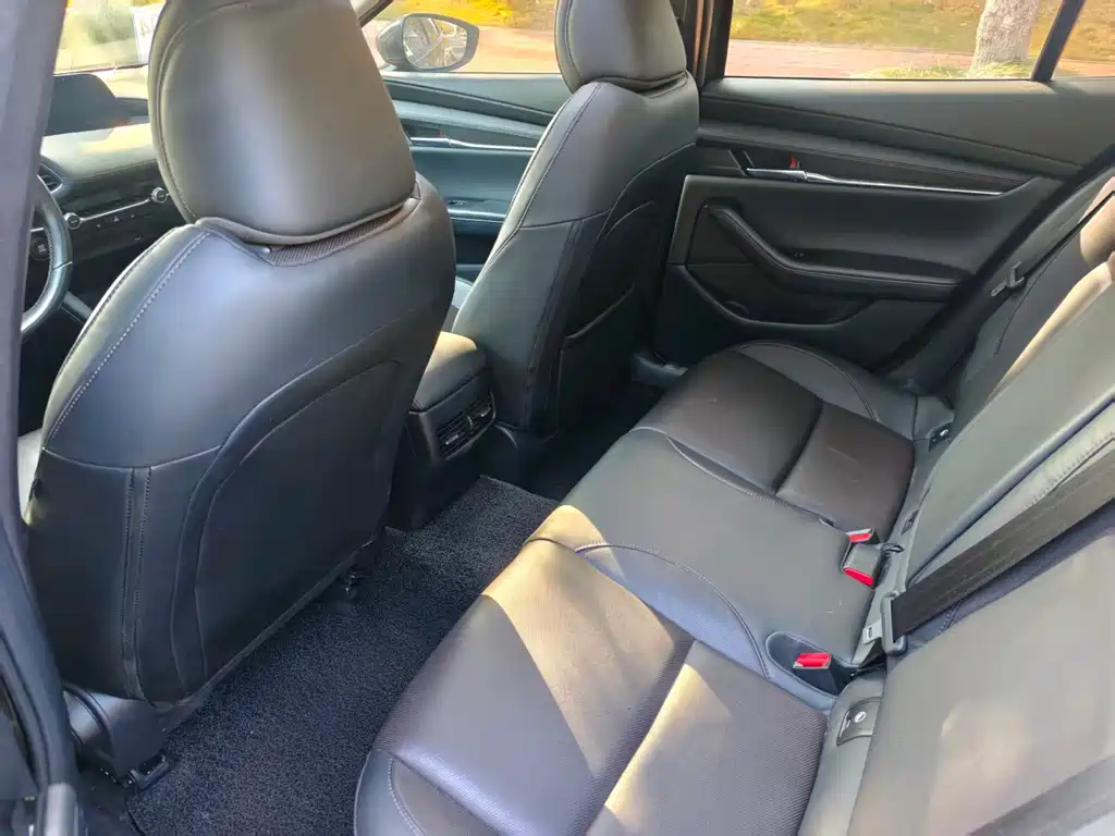 Mazda Mazda3 3 2022 2.0L AT