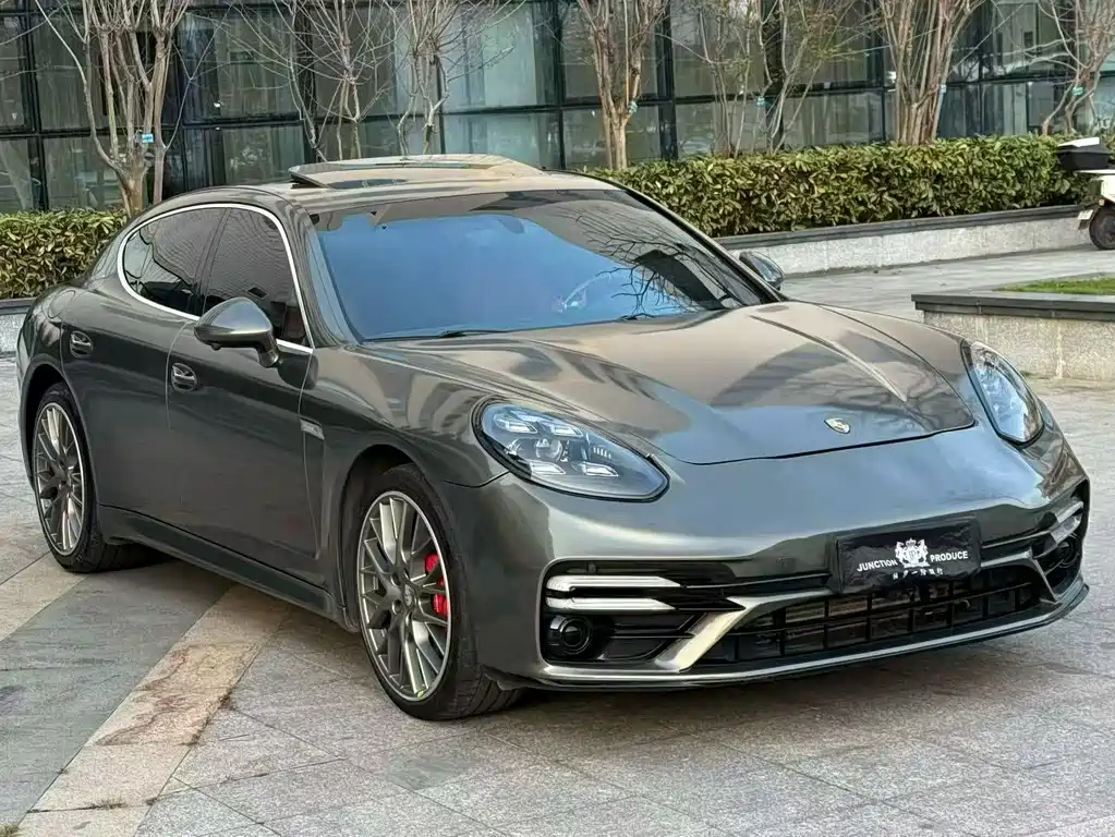 Porsche Panamera 2010 Panamera 4S 4.8L