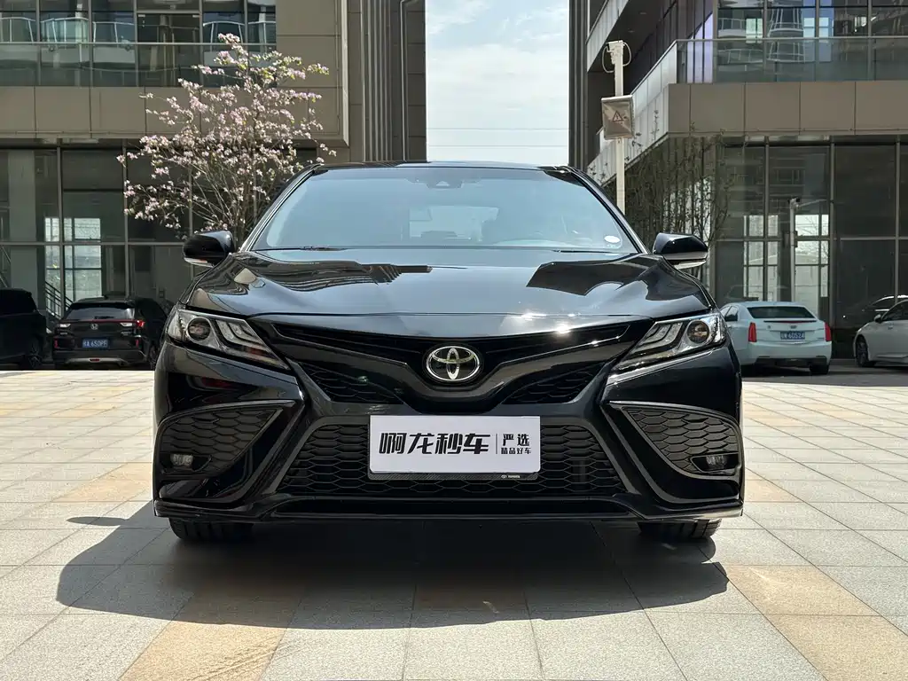 TOYOTA CAMRY