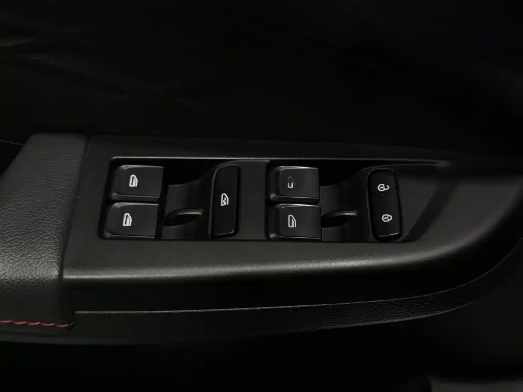 Geely Vision X3 — миниатюра 9