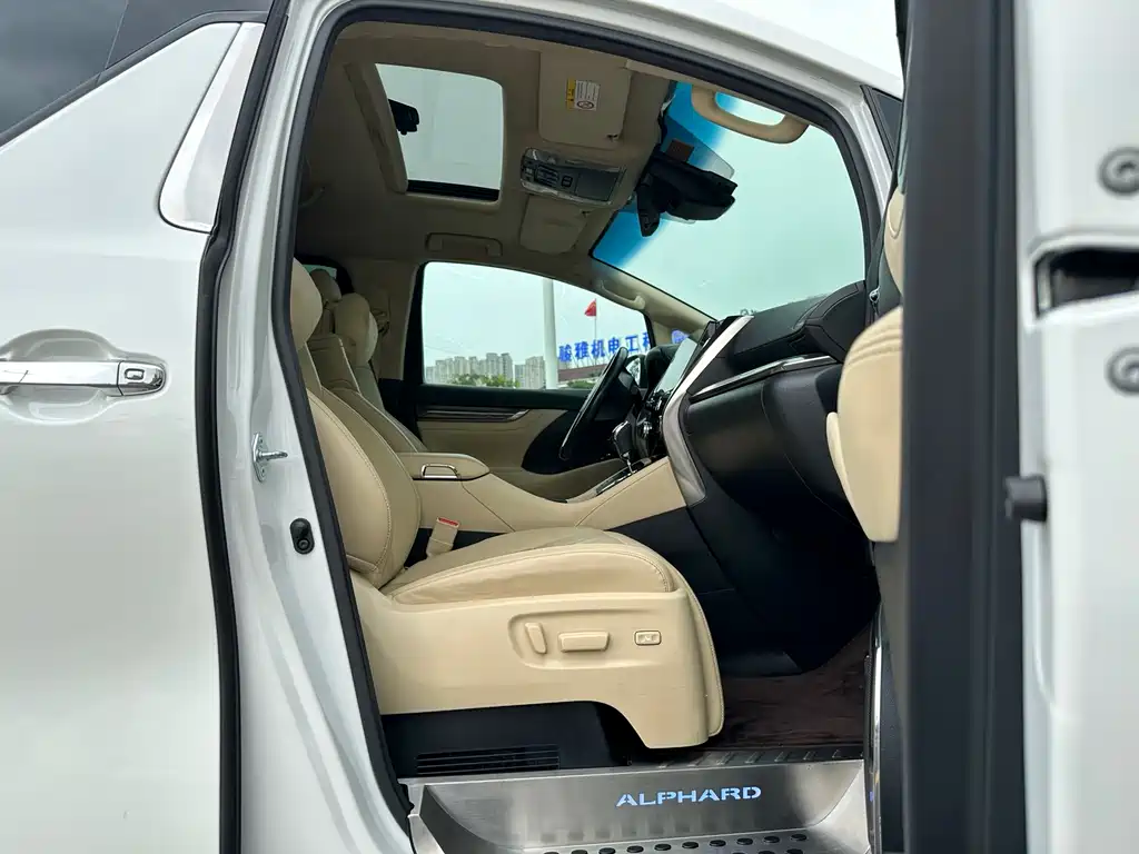 Toyota Alphard — фотографии объявления, Фото 15