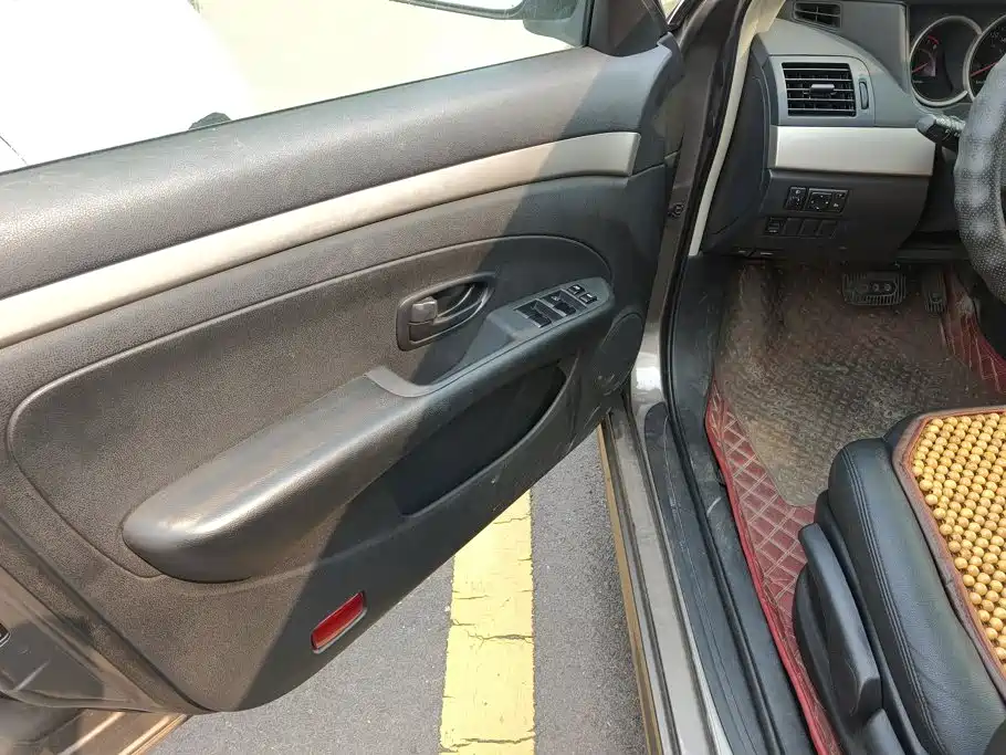 Nissan Sylphy — миниатюра 7