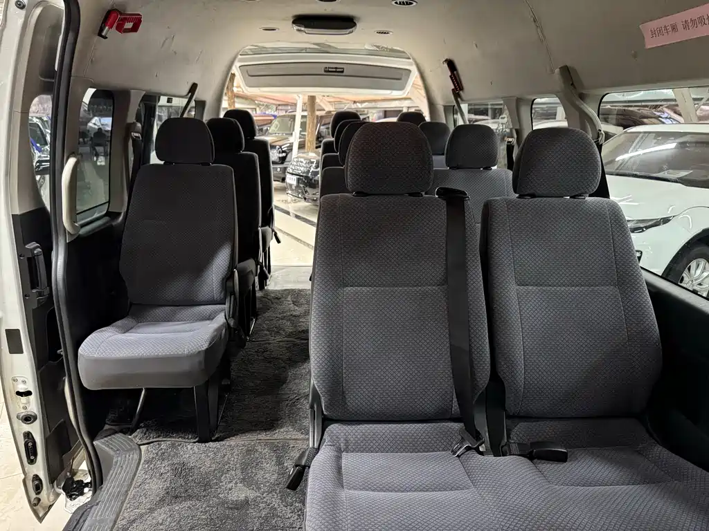 Toyota Hiace — миниатюра 9