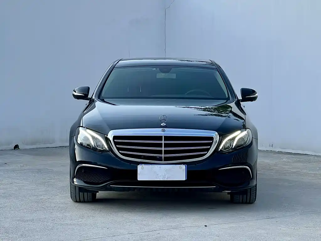 Mercedes-Benz E-Class — миниатюра 2