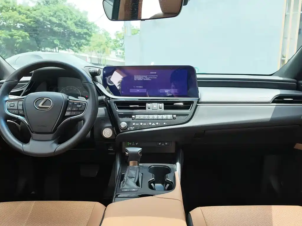 Lexus ES 2022 300h Premium
