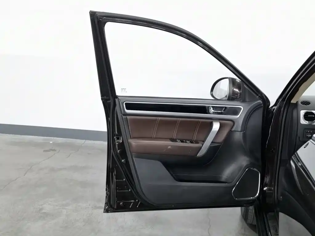 Yema Mustang T70 — миниатюра 8
