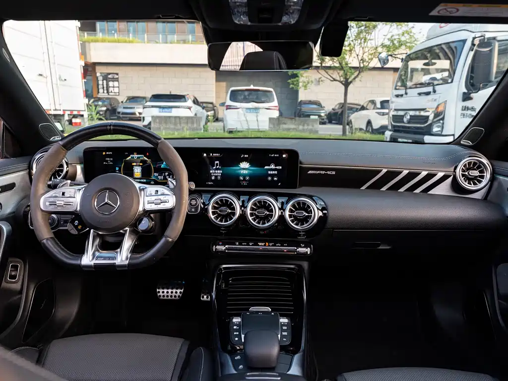 Mercedes-Benz CLA AMG — миниатюра 5