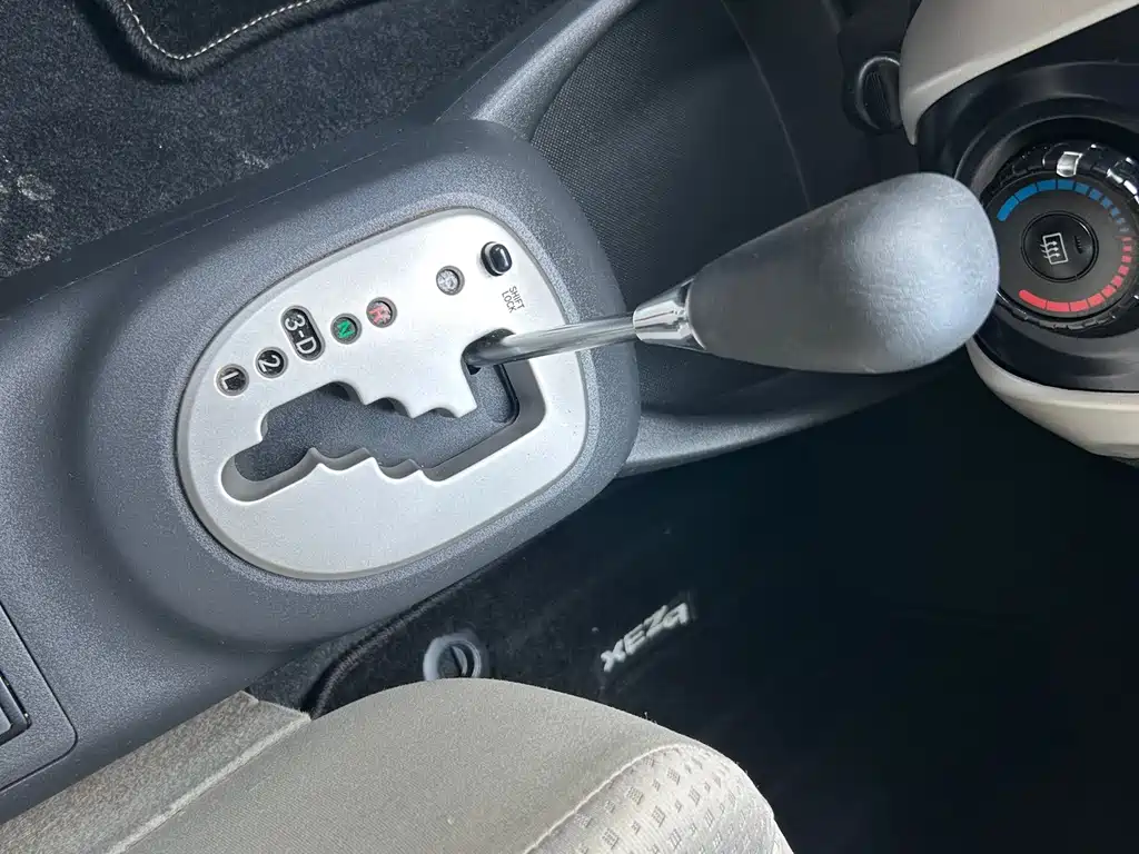 Toyota Yaris — миниатюра 12