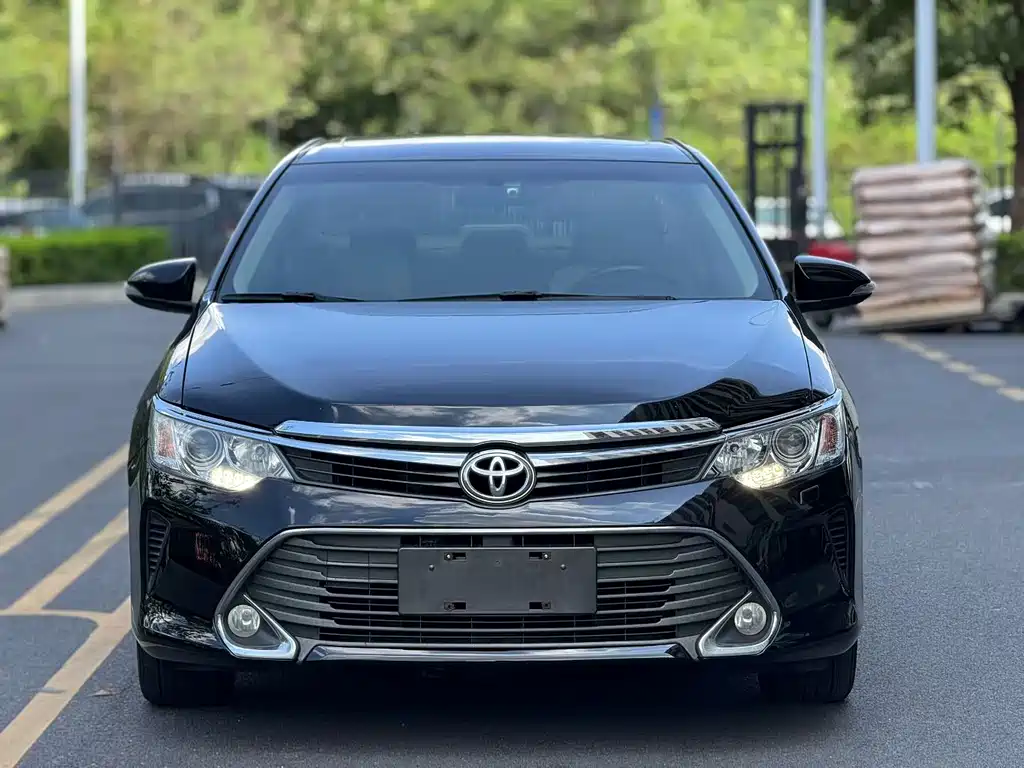 Toyota Camry 2015 2.5G Luxury