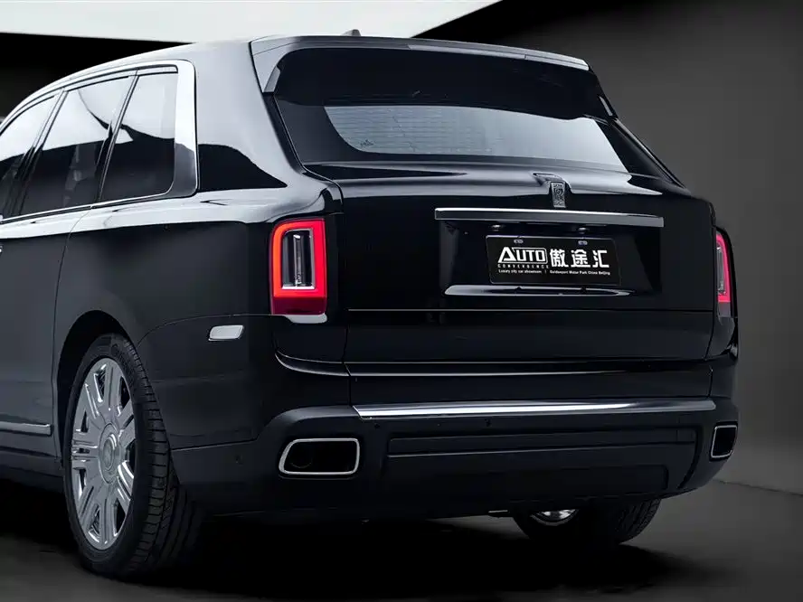 Rolls-Royce Cullinan 2018 мест