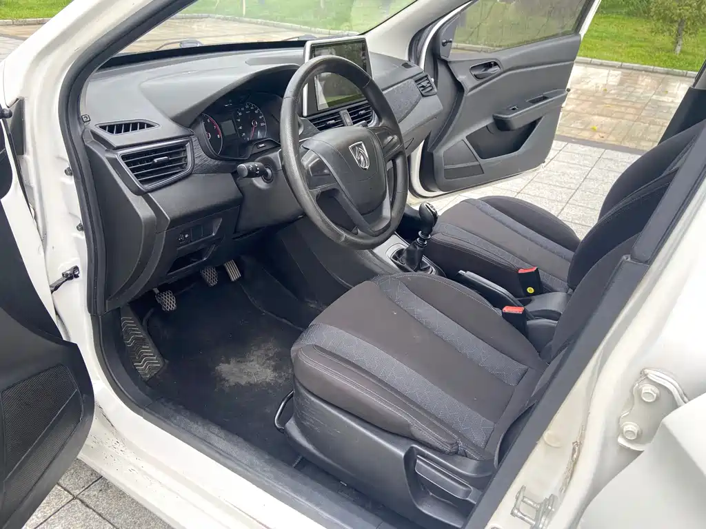 Baojun 310W — миниатюра 8