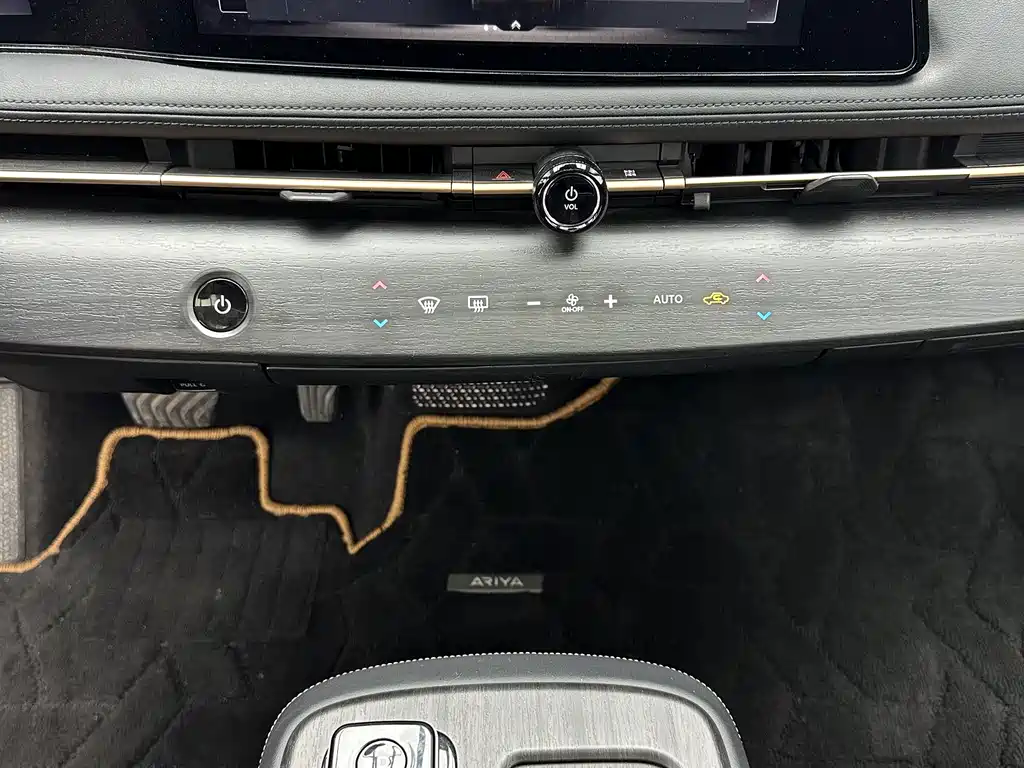 Nissan Ariya - фото 15