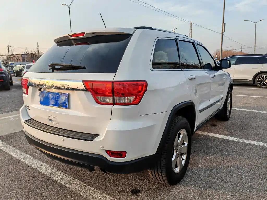 Jeep Grand Cherokee (Import) 3.6L Comfort Enjoy Navigation Edition, фото 5