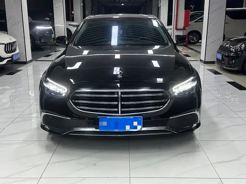 Mercedes-Benz E-Class — миниатюра 2