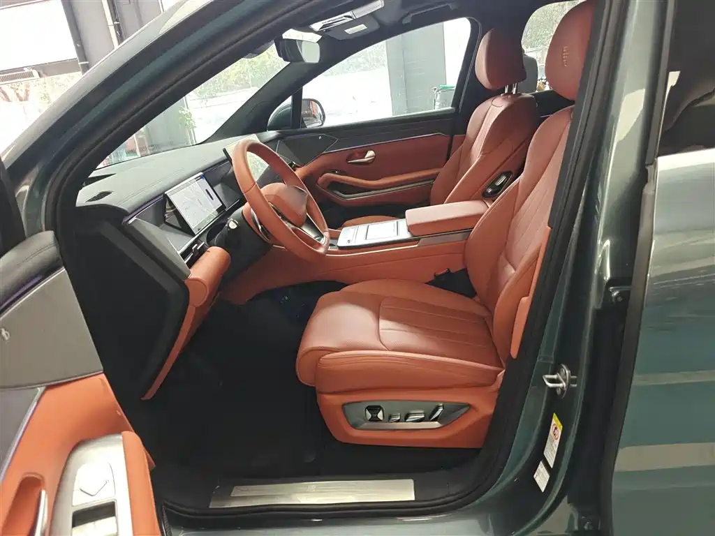 BYD Tang L L 2025 DM 175KM