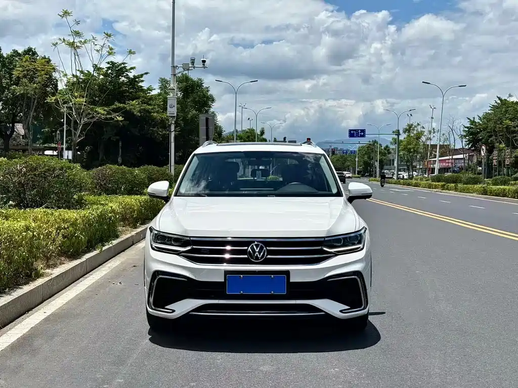 Volkswagen Tiguan L