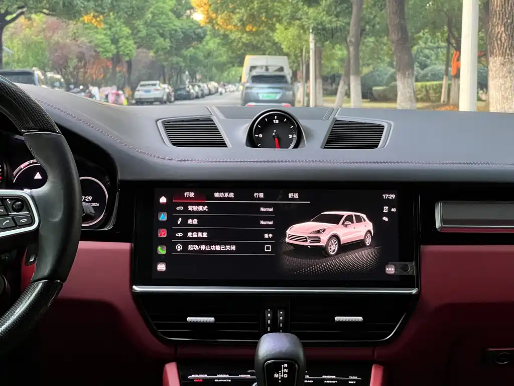 Porsche Cayenne — миниатюра 18