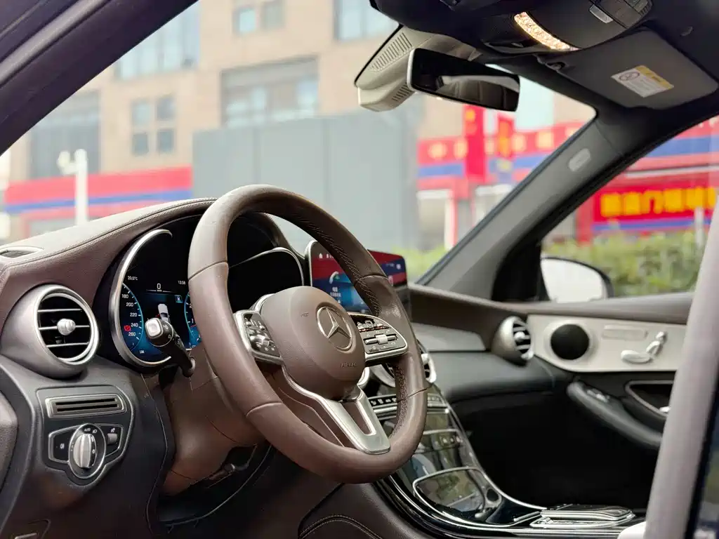 Mercedes-Benz GLC — миниатюра 9
