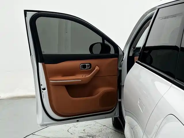 Leapmotor Leapmotor C16 — миниатюра 21