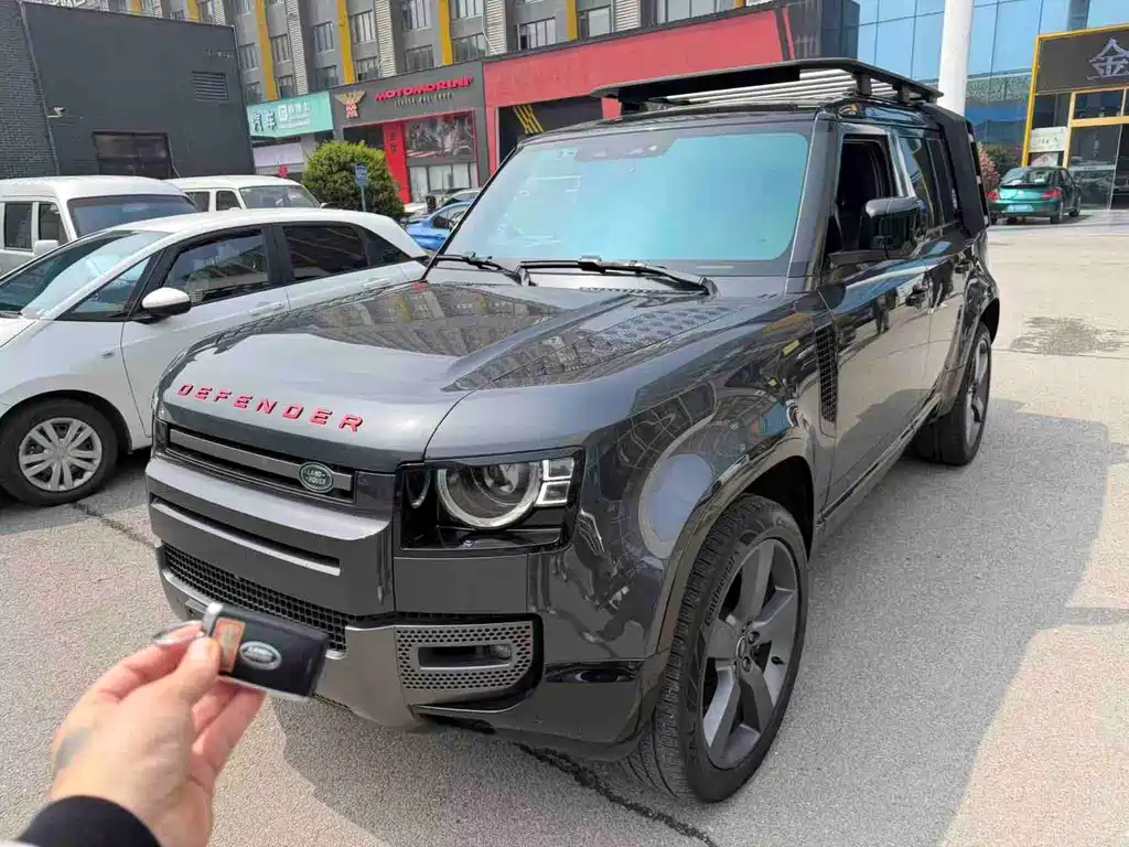 Land Rover Defender 2023
