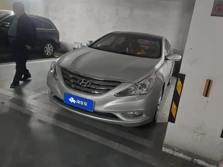 Hyundai Sonata 2011
