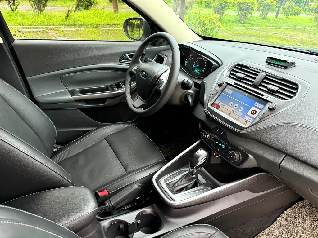 Ford Escort 2017 1.5L AT Fashion