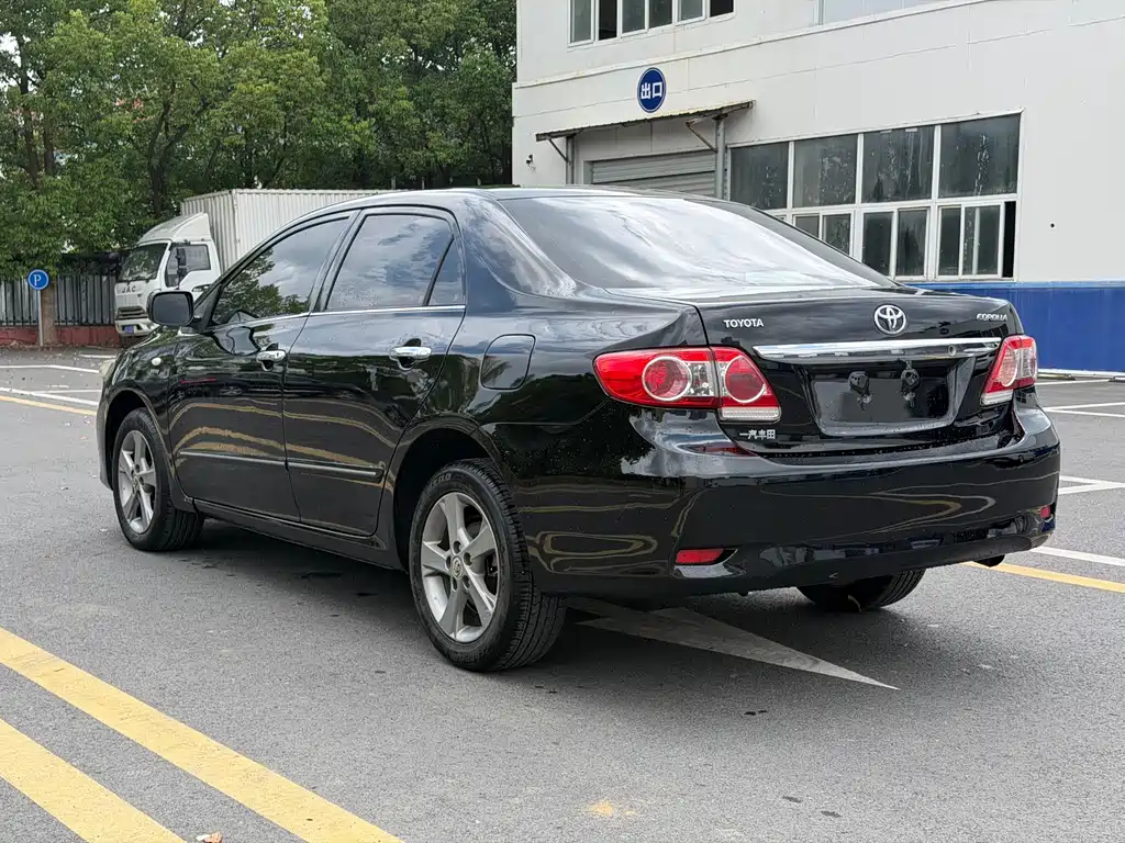 Toyota Corolla — миниатюра 7