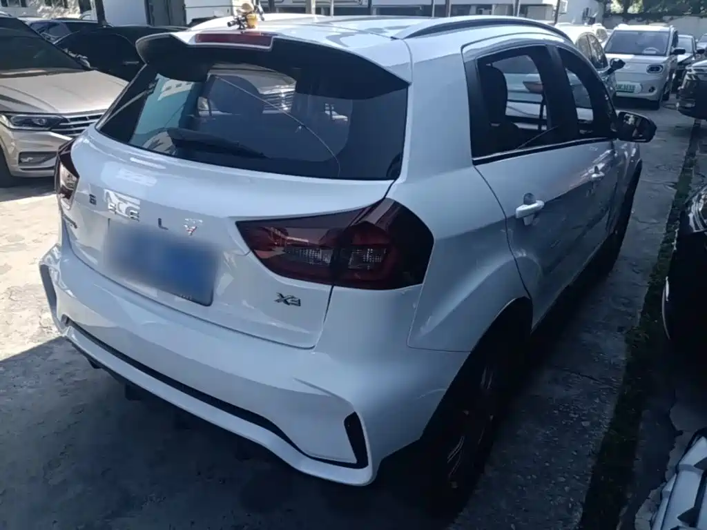 Geely Vision X3 — миниатюра 7