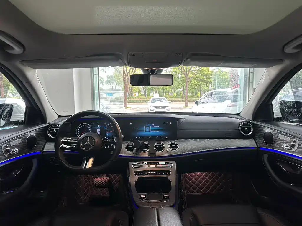 MERCEDES-BENZ E CLASS