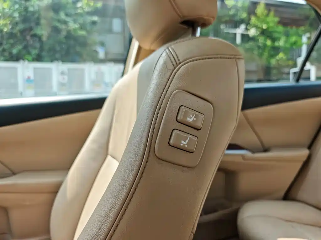 Toyota Camry — миниатюра 22