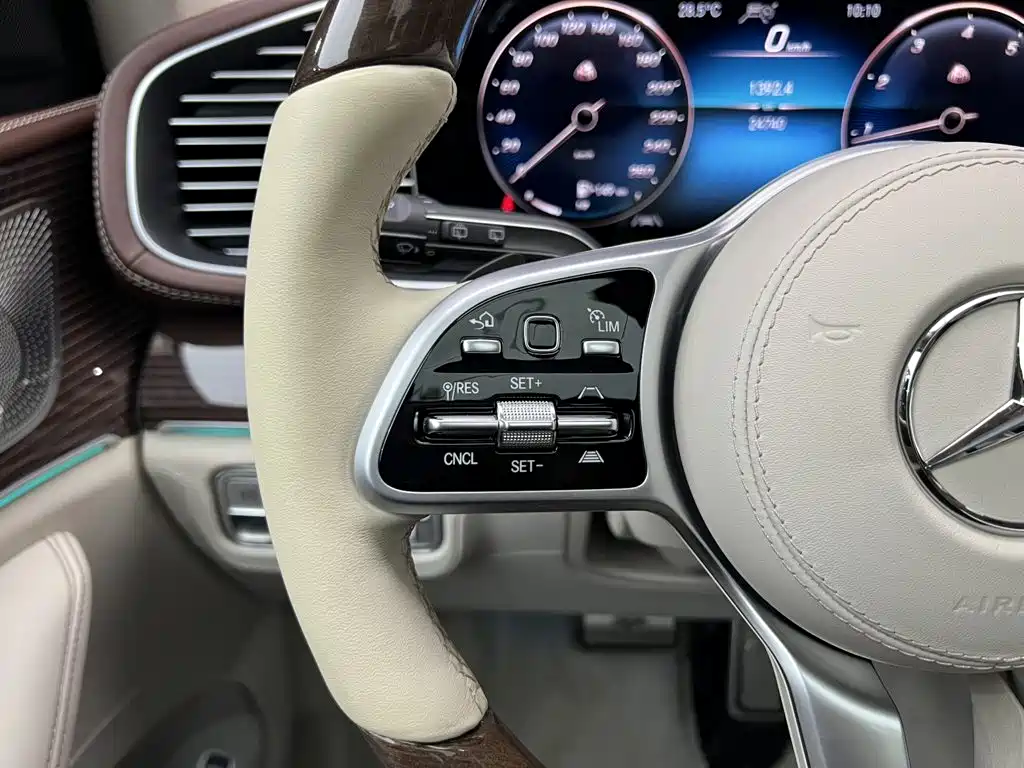 Mercedes-Benz GLS — миниатюра 13