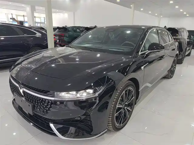 LANTU AUTOMOBILE LANTU CHASING LIGHT 2024